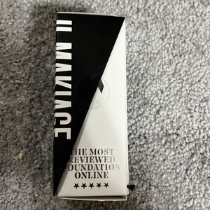 IL Makiage Woke Up Like This foundation: color 120